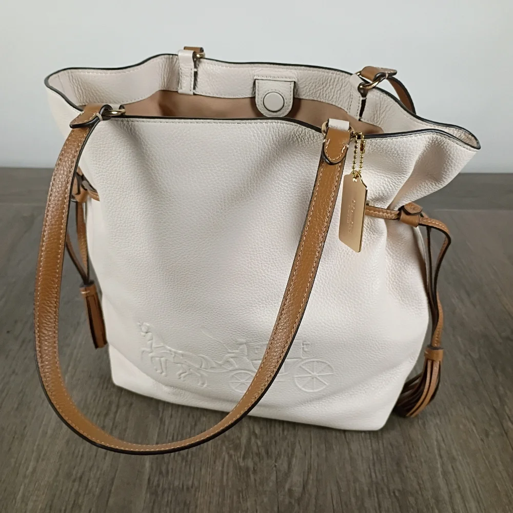 Coach Andy Tote W/Horse & Carriage Logo With Pebbled Leather In Chalk NWT - Picture 1 of 14